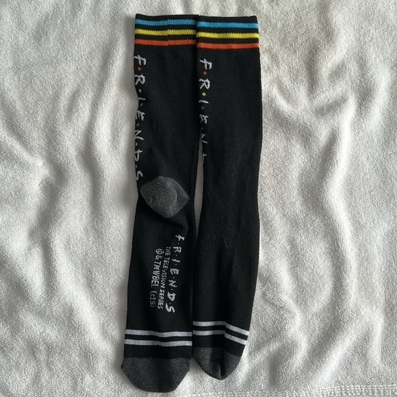 F•R•I•E•N•D•S themed socks!! 4 pairs! - Picture 5 of 6